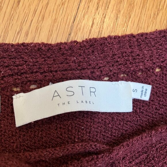 ASTR The Label Maroon Lace up V neck long sleeve sweater S - Picture 4 of 7